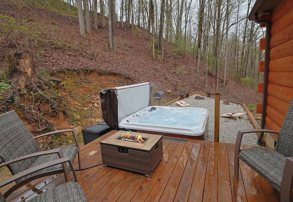 Rustic Modern Cabin With Hot Tub Near Rafting And Great Smokey Mountains Bryson City Dış mekan fotoğraf