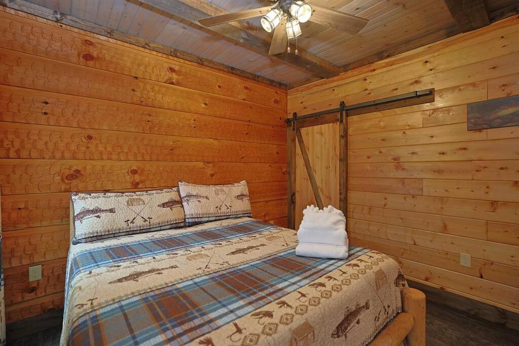 Rustic Modern Cabin With Hot Tub Near Rafting And Great Smokey Mountains Bryson City Dış mekan fotoğraf