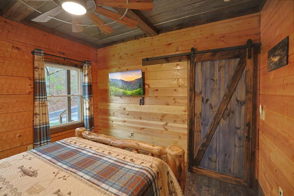 Rustic Modern Cabin With Hot Tub Near Rafting And Great Smokey Mountains Bryson City Dış mekan fotoğraf