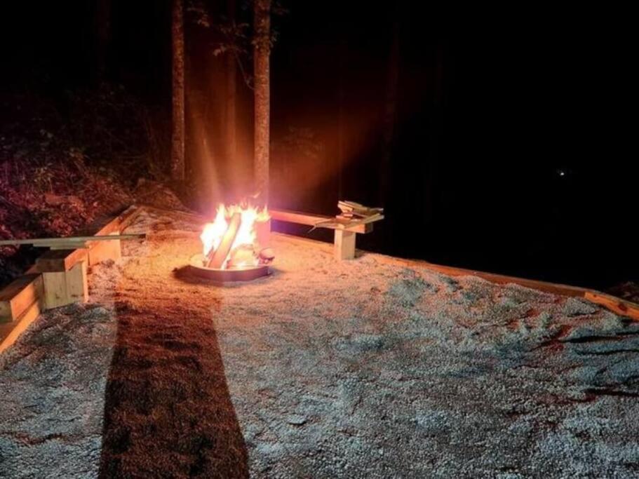 Rustic Modern Cabin With Hot Tub Near Rafting And Great Smokey Mountains Bryson City Dış mekan fotoğraf