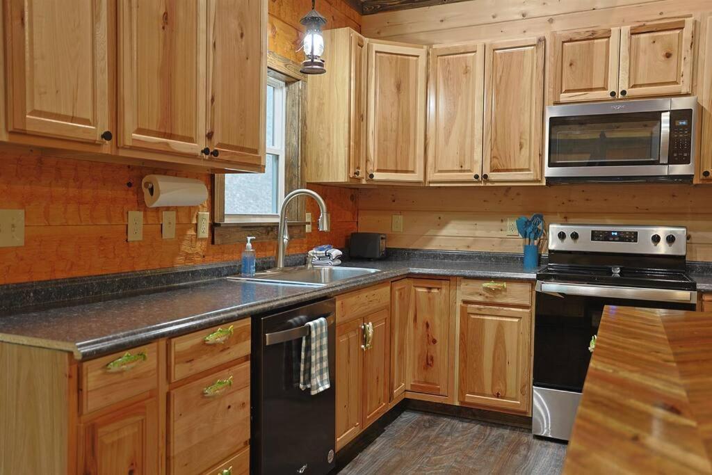 Rustic Modern Cabin With Hot Tub Near Rafting And Great Smokey Mountains Bryson City Dış mekan fotoğraf